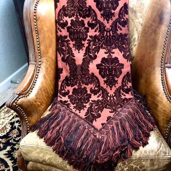 NWT EASTERN ACCENTS Designer Table Runner 110" Burgundy Damask Fringe Trim - Picture 2 of 4